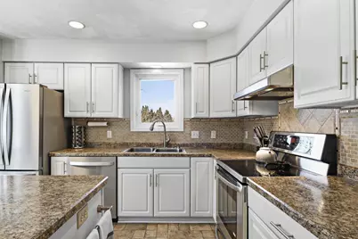 5564 Colleen Circle, Fitchburg, WI 53711 - Photo 7