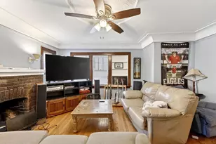 308 S Brooks St, Madison, WI 53715 - Photo 5