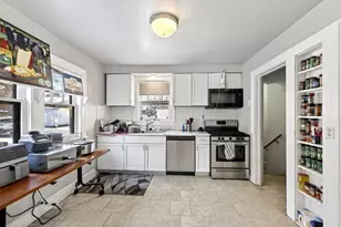 308 S Brooks St, Madison, WI 53715 - Photo 9