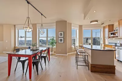 360 W Washington Avenue #901, Madison, WI 53703 - Photo 7