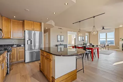 360 W Washington Avenue #901, Madison, WI 53703 - Photo 15