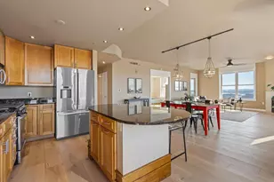 360 W Washington Ave, Madison, WI 53703 - Photo 15