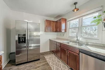 906 Chicory Way, Sun Prairie, WI 53590 - Photo 5