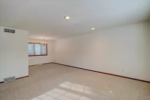 5654 Pennwall St, Fitchburg, WI 53711 - Photo 5