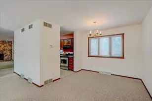 5654 Pennwall St, Fitchburg, WI 53711 - Photo 7