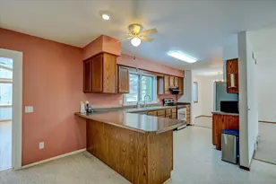 5654 Pennwall St, Fitchburg, WI 53711 - Photo 17