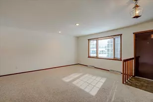 5654 Pennwall St, Fitchburg, WI 53711 - Photo 9