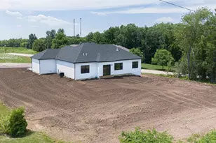 2050 Arbor Ridge Way, Janesville, WI 53548 - Photo 5