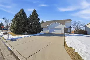 602 Tower Dr, Sun Prairie, WI 53590 - Photo 1