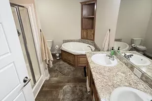 N114W20932 Briarwood Ln, Germantown, WI 53022 - Photo 15