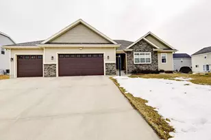 910 Yorktown Rd, DeForest, WI 53532 - Photo 47