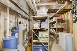 910 Yorktown Rd, DeForest, WI 53532 - Photo 45