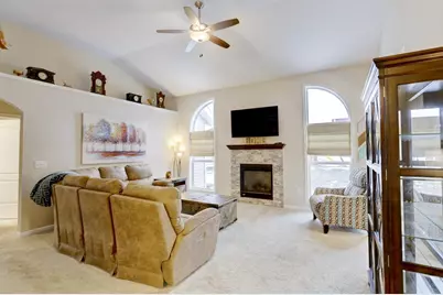 910 Yorktown Road, DeForest, WI 53532 - Photo 3