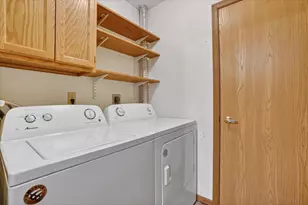 715 Canterberry Ct, West Bend, WI 53090 - Photo 17