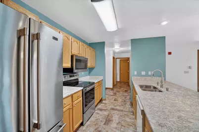 715 Canterberry Court #109, West Bend, WI 53090 - Photo 5