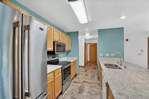 715 Canterberry Ct, West Bend, WI 53090 - Photo 5