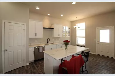 2635 S Claremont Drive, Beloit, WI 53511 - Photo 9