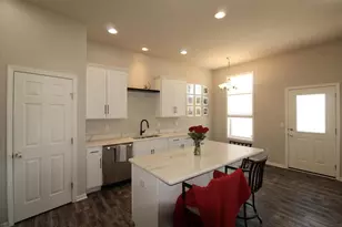 2635 S Claremont Dr, Beloit, WI 53511 - Photo 9