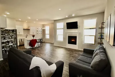 2635 S Claremont Drive, Beloit, WI 53511 - Photo 5