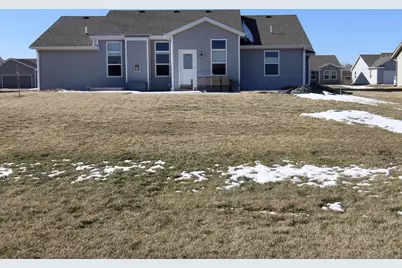 2635 S Claremont Drive, Beloit, WI 53511 - Photo 3