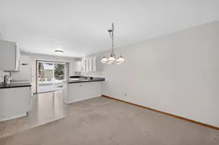 434 Cherry Hill Dr, Madison, WI 53717 - Photo 9