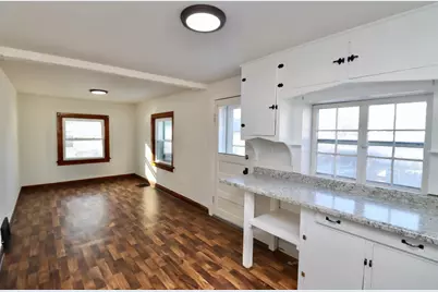 1733 W Grand Avenue, Beloit, WI 53511 - Photo 5