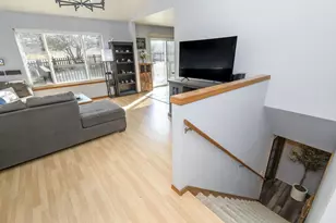 543 Goldenrod Cir, Verona, WI 53593 - Photo 7