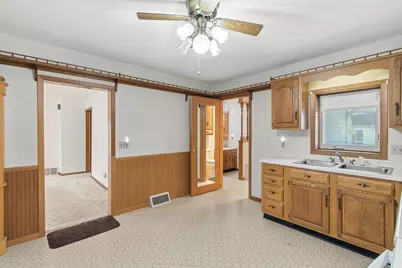 132 E Marion Street, Portage, WI 53901 - Photo 3