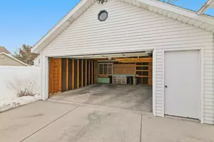 132 E Marion St, Portage, WI 53901 - Photo 31