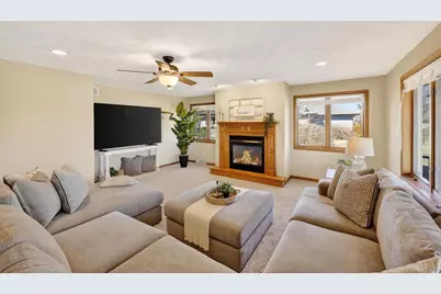 3823 Falcon Ridge Drive, Janesville, WI 53548 - Photo 5