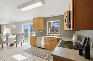 570 Riverview Dr, Marshall, WI 53559 - Photo 13