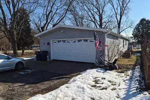 18 Falling Creek Dr, Janesville, WI 53548 - Photo 3