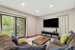 1030 Somerset Dr, Janesville, WI 53546 - Photo 7