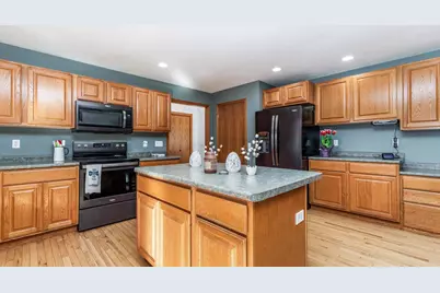 324 Diamond Oaks Drive, Ridgeville, WI 53533 - Photo 7