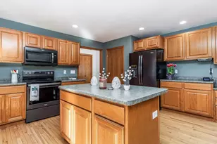 324 Diamond Oaks Dr, Ridgeville, WI 53533 - Photo 7