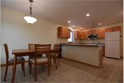 1025 Melvin Court, Madison, WI 53704 - Photo 9