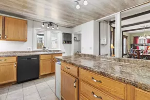 102 E North St, Cambridge, WI 53523 - Photo 7