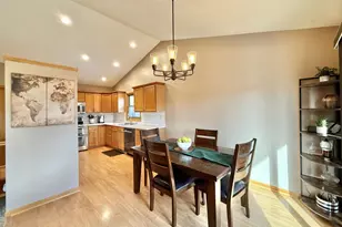 2656 N Wuthering Hills Dr, Janesville, WI 53546 - Photo 9