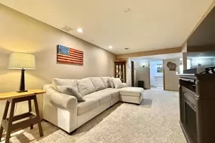 2656 N Wuthering Hills Dr, Janesville, WI 53546 - Photo 23