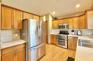 2656 N Wuthering Hills Dr, Janesville, WI 53546 - Photo 11