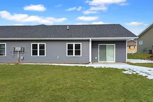 1956 Retzlaff Dr, Reedsburg, WI 53959 - Photo 5