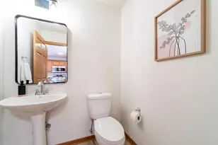 719 Cricket Ln, Madison, WI 53562 - Photo 15