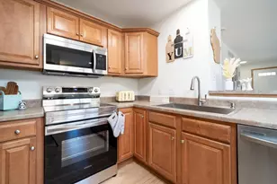 719 Cricket Ln, Middleton, WI 53562 - Photo 11