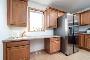 719 Cricket Ln, Middleton, WI 53562 - Photo 9