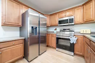 719 Cricket Ln, Madison, WI 53562 - Photo 11