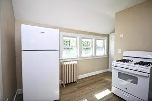 302-304 Bluff St, Beloit, WI 53511 - Photo 7