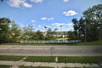 302-304 Bluff Street, Beloit, WI 53511 - Photo 9