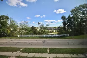 302-304 Bluff St, Beloit, WI 53511 - Photo 9