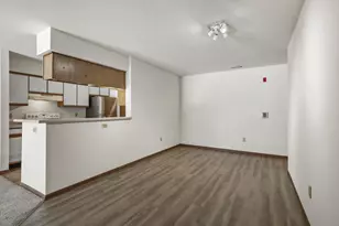 1012 Rockefeller Ln, Madison, WI 53704 - Photo 9