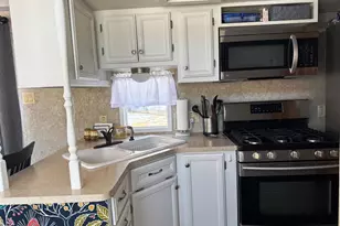 506 Sunset Cir, Edgerton, WI 53534 - Photo 7